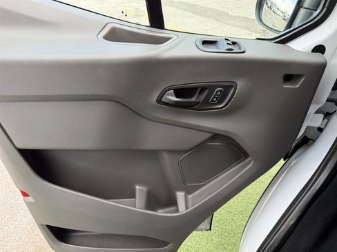 Used 2023 Ford Transit 350 XLT image 32