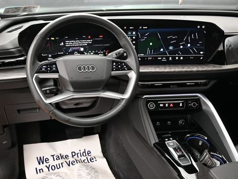 Used 2025 Audi Q5 Premium Plus w/ Premium Plus AWD/4WD image 29