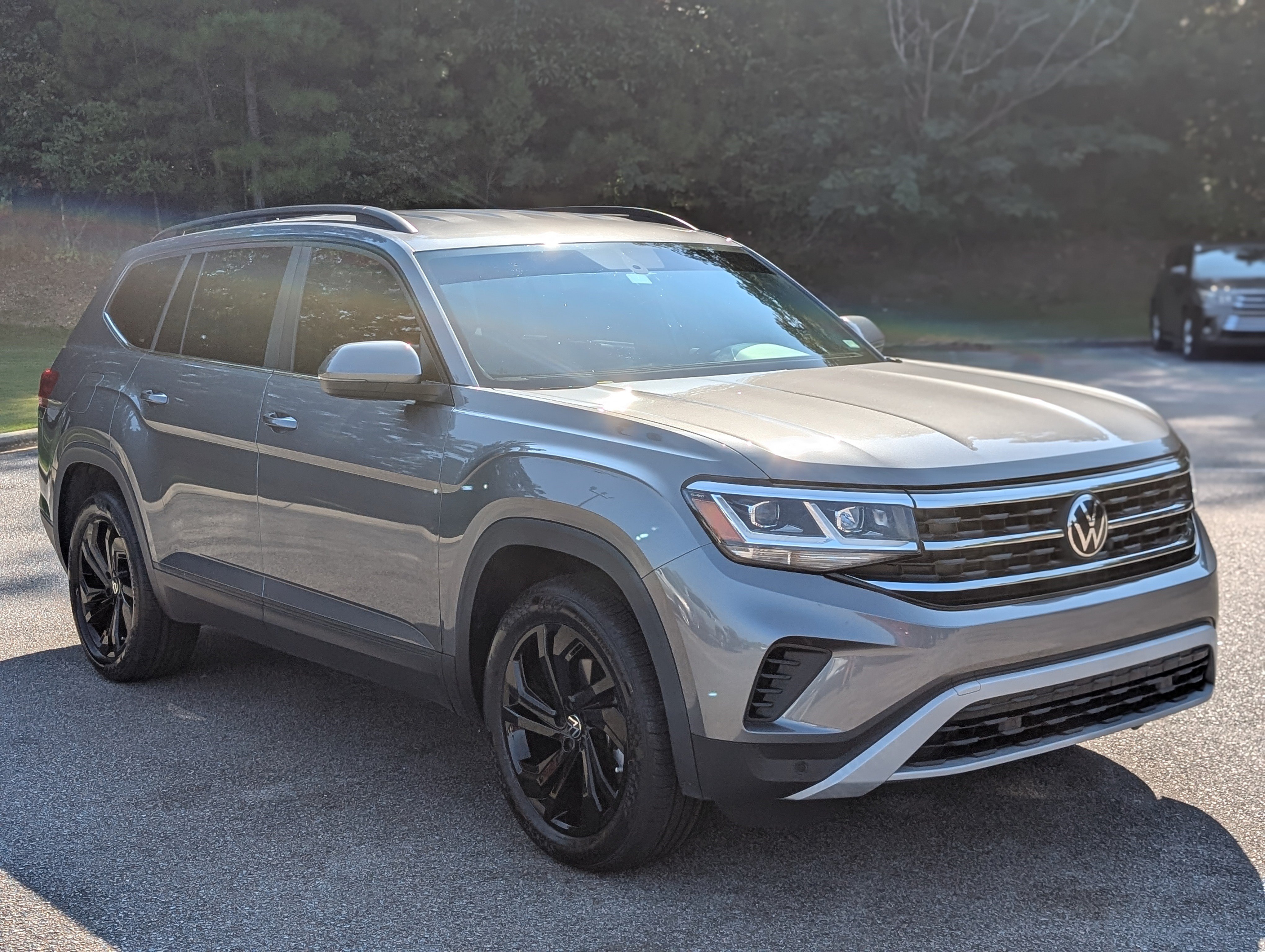 Used 2023 Volkswagen Atlas SE w/ Black Wheel Package FWD image 11