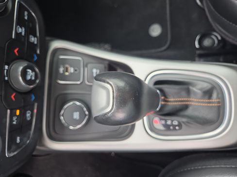 Used 2019 Jeep Compass Latitude w/ Cold Weather Group AWD/4WD image 6