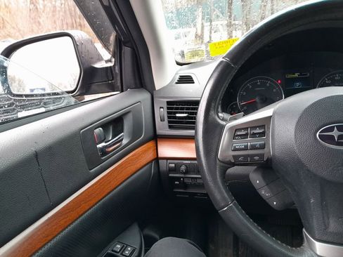 Used 2013 Subaru Outback 3.6R Limited image 15