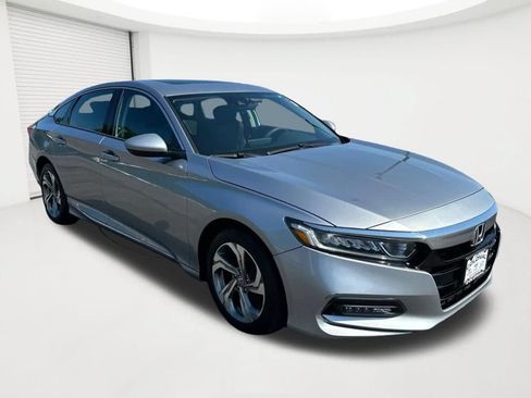 Used 2018 Honda Accord EX image 3