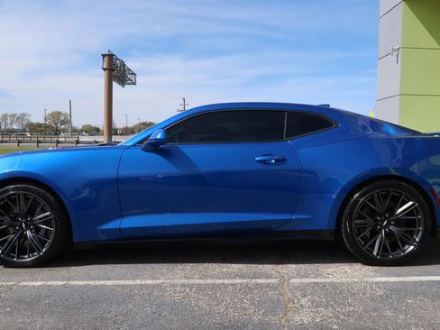 Used 2018 Chevrolet Camaro ZL1 image 7