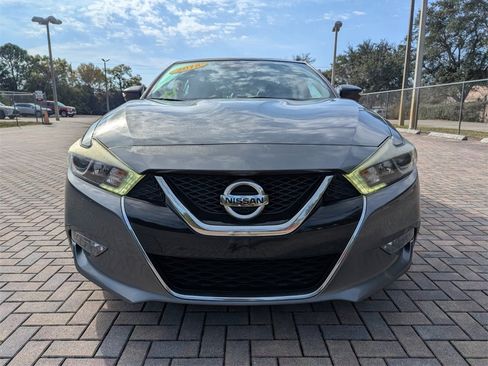 Used 2018 Nissan Maxima Platinum image 2