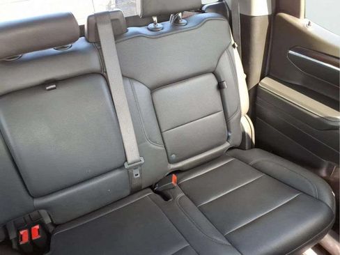 Used 2024 GMC Sierra 1500 SLT RWD image 17