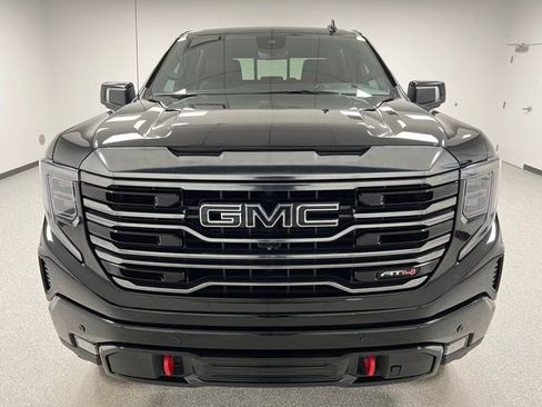 Used 2024 GMC Sierra 1500 AT4 w/ Technology Package image 3