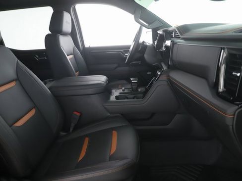 Used 2024 GMC Sierra 1500 AT4 w/ Technology Package image 32