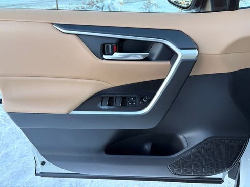 Used 2025 Toyota RAV4 XLE image 10