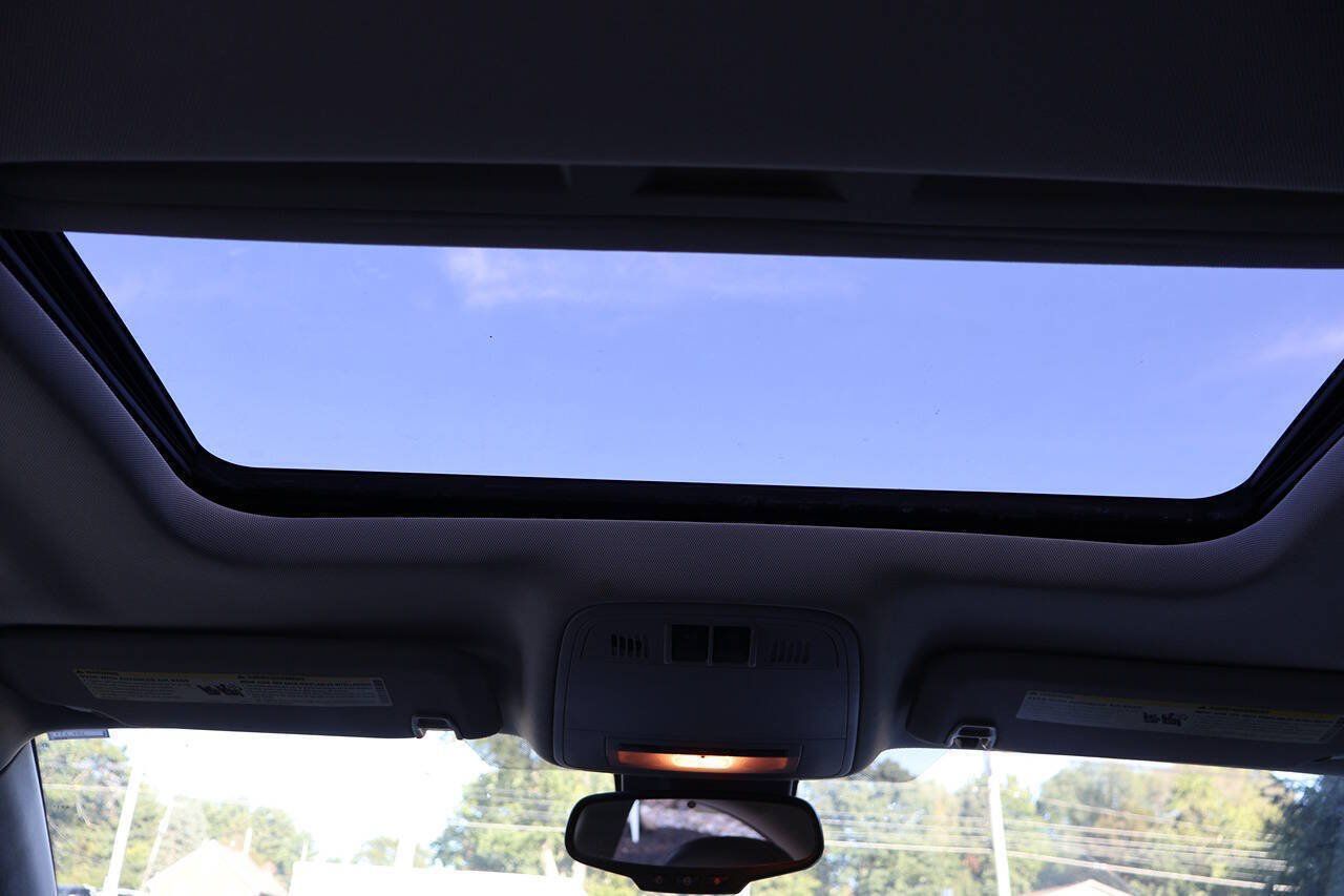 Used 2011 Buick Regal CXL w/ RL6 Preferred Equipment Group FWD image 19