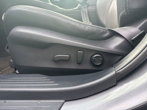 Used 2022 Subaru Outback Limited image 16