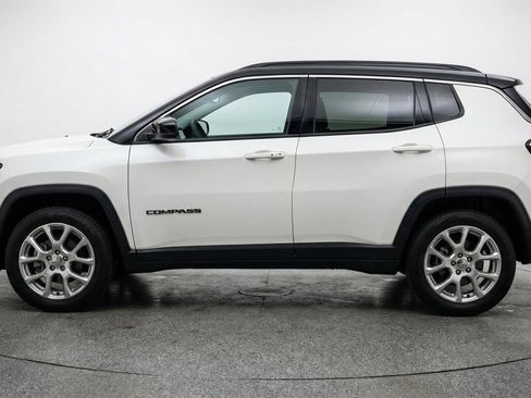 Used 2025 Jeep Compass Limited AWD/4WD image 5