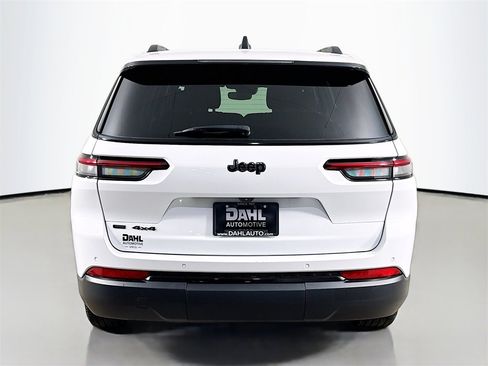 Used 2023 Jeep Grand Cherokee L Laredo image 10