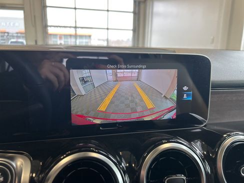 Used 2020 Mercedes-Benz GLB 250 GLB 250 image 33