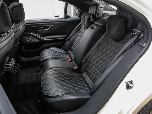 Used 2022 Mercedes-Benz S 580 4MATIC Sedan image 46