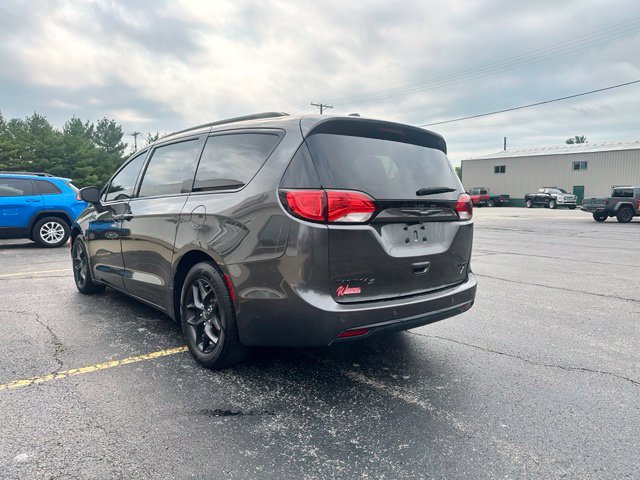 Used 2019 Chrysler Pacifica Limited w/ S Appearance Package FWD image 10