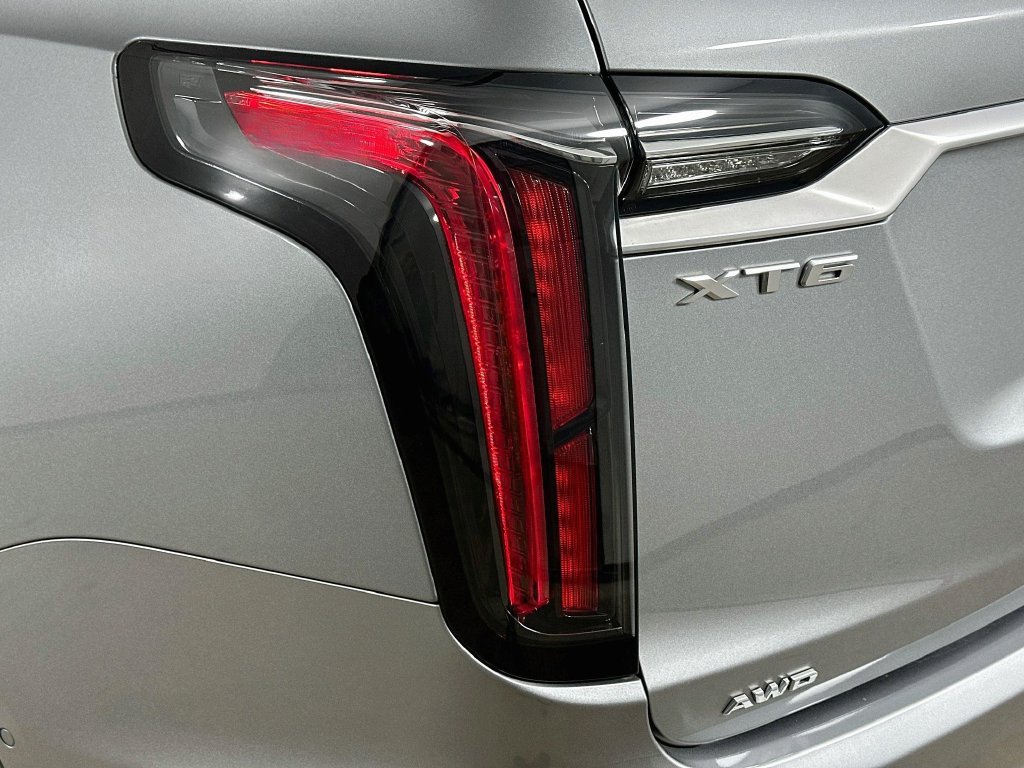 Used 2025 Cadillac XT6 Sport w/ Technology Package AWD/4WD image 43