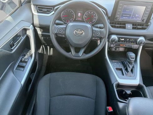 Used 2021 Toyota RAV4 LE FWD image 10