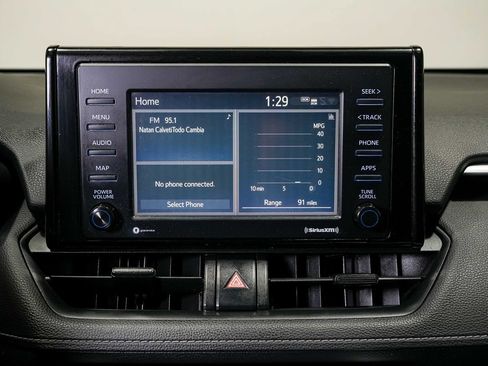 Used 2020 Toyota RAV4 LE FWD image 21