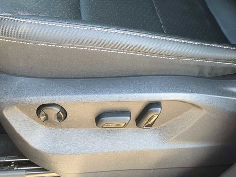 Used 2022 Volkswagen Atlas Cross Sport SE image 18