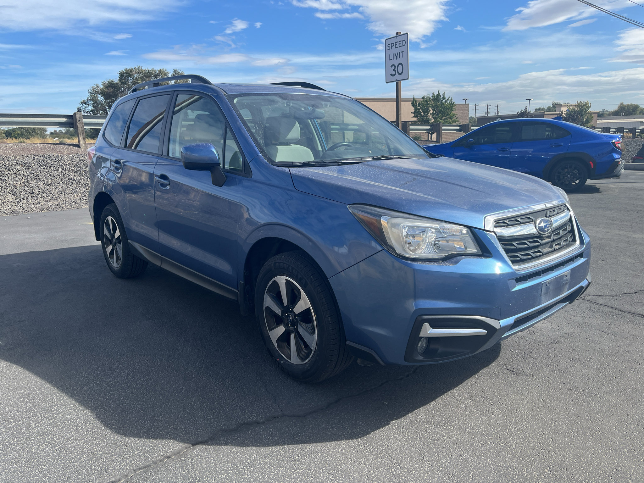Used 2017 Subaru Forester 2.5i Premium AWD/4WD image 2