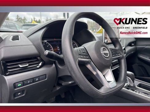 Used 2025 Nissan Sentra SV image 14