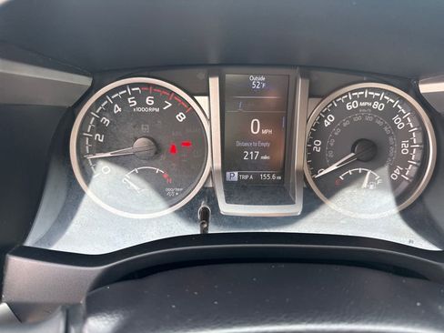 Used 2022 Toyota Tacoma SR5 AWD/4WD image 19