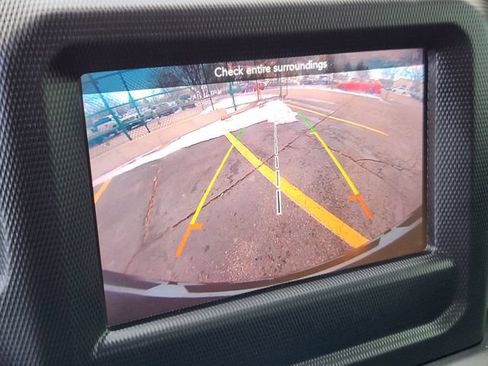 Used 2018 Jeep Wrangler Unlimited Sahara w/ Safety Group AWD/4WD image 17