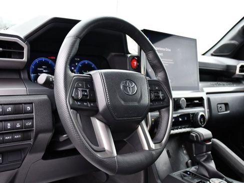 Used 2024 Toyota Tacoma TRD Off-Road w/ TRD Off Road Premium Package image 18