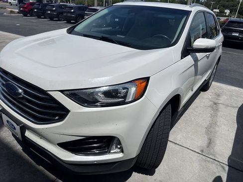 Used 2020 Ford Edge Titanium FWD image 2