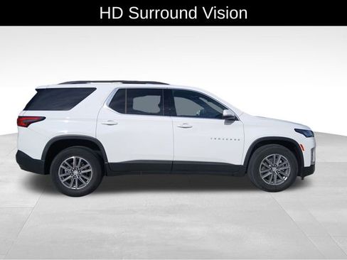 Certified 2023 Chevrolet Traverse LT w/ Rear Camera Mirror Package image 7