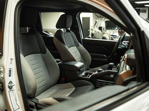 Used 2025 Toyota Tacoma TRD Off-Road image 12