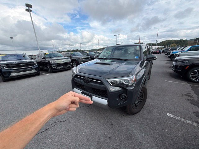 Used 2024 Toyota 4Runner TRD Off-Road Premium w/ Moonroof Package AWD/4WD image 6