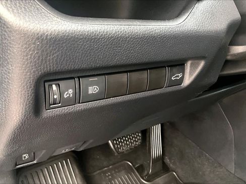 Certified 2021 Toyota RAV4 XLE w/ Convenience Package AWD/4WD image 33