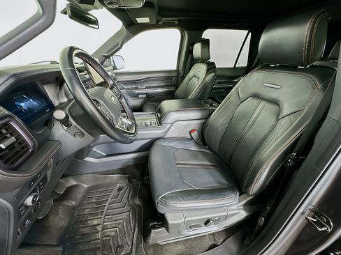Used 2022 Ford Expedition Platinum image 13
