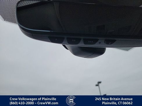 Certified 2022 Volkswagen Taos SEL image 10