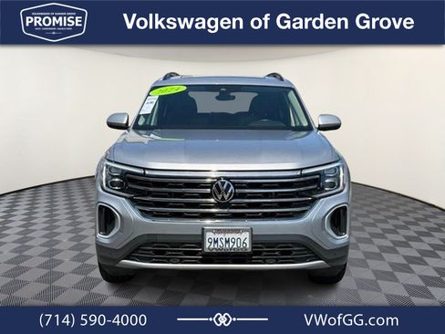 Used 2024 Volkswagen Atlas SE FWD image 3