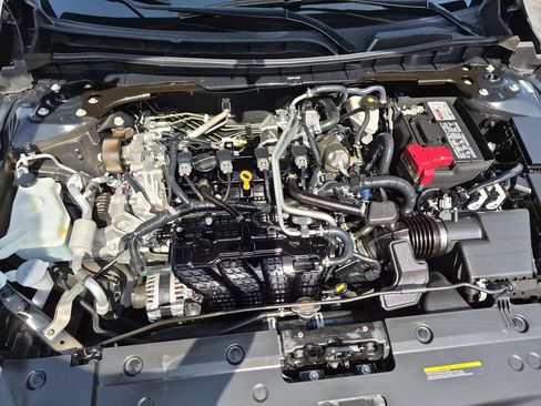 Used 2025 Nissan Altima 2.5 SV FWD image 34