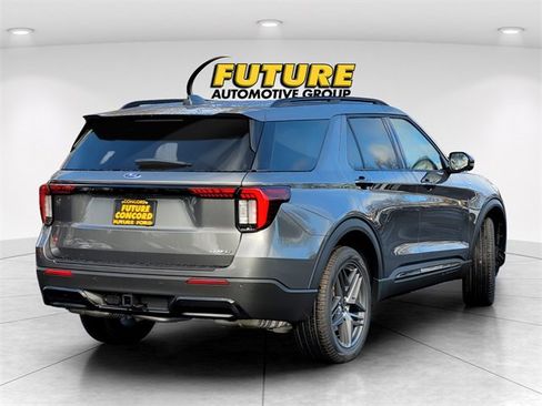 New 2026 Ford Explorer ST-Line w/ ST-Line Street Pack image 6