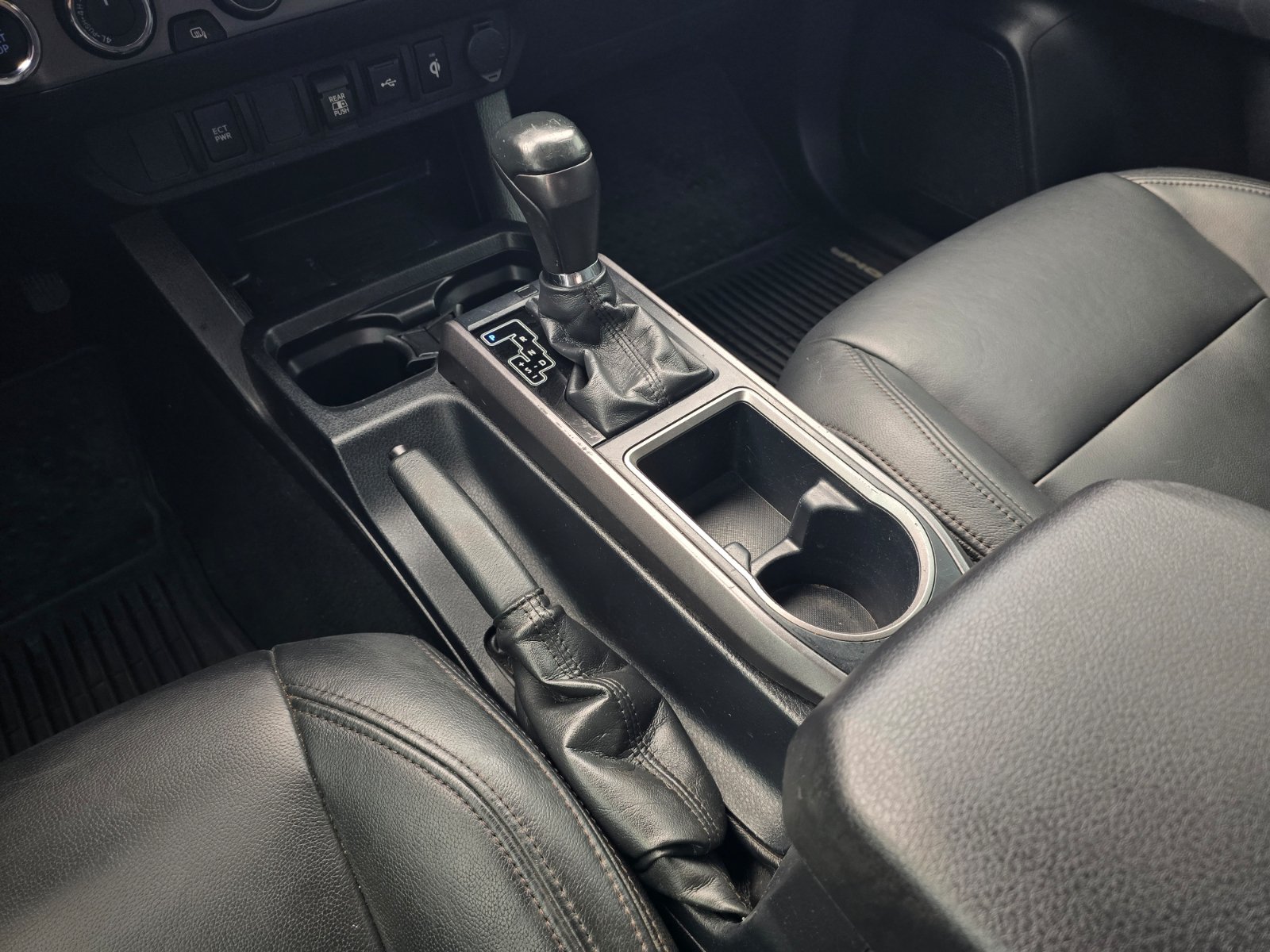 Used 2020 Toyota Tacoma TRD Sport AWD/4WD image 18