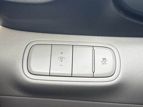 Used 2024 Hyundai Venue SEL image 20