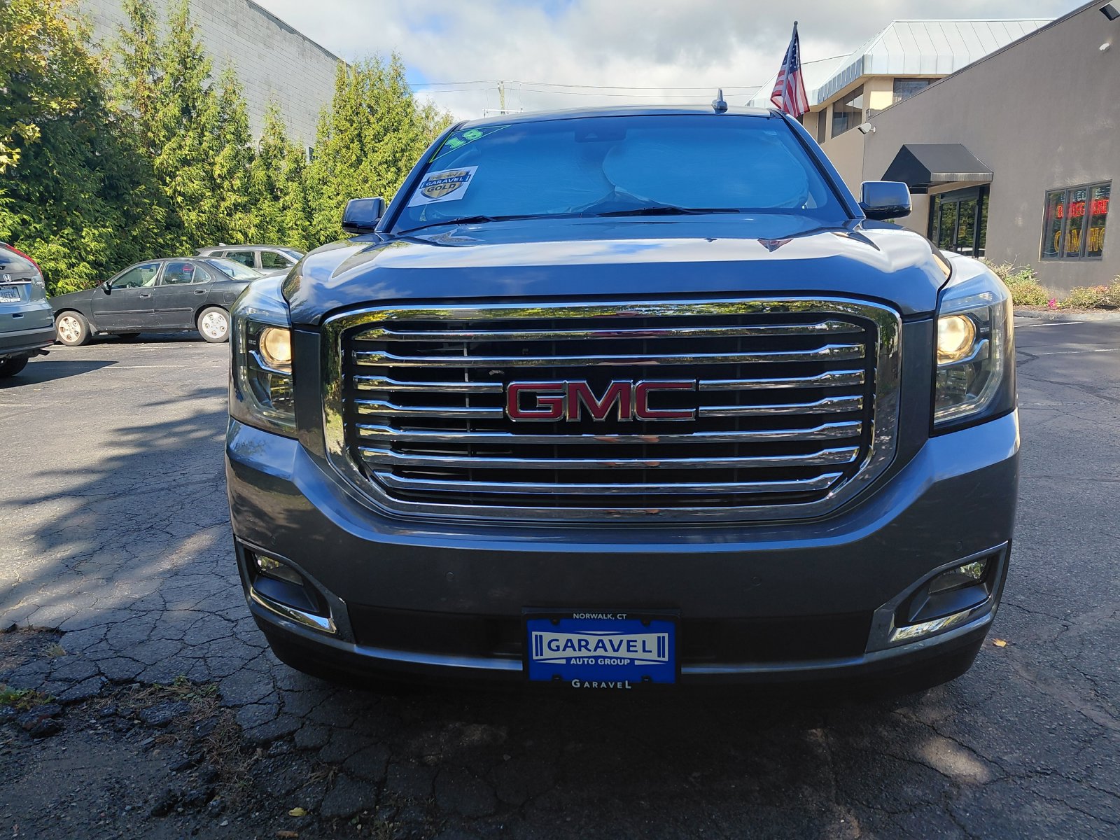 Used 2018 GMC Yukon SLT w/ Premium Edition AWD/4WD image 34