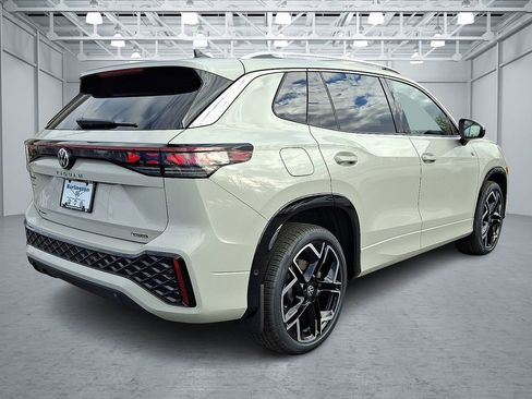 New 2026 Volkswagen Tiguan SEL R-Line image 4