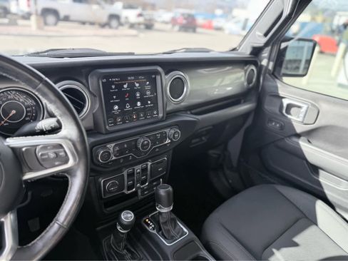 Used 2020 Jeep Gladiator Overland image 22