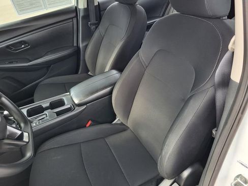 Used 2025 Nissan Sentra S image 4