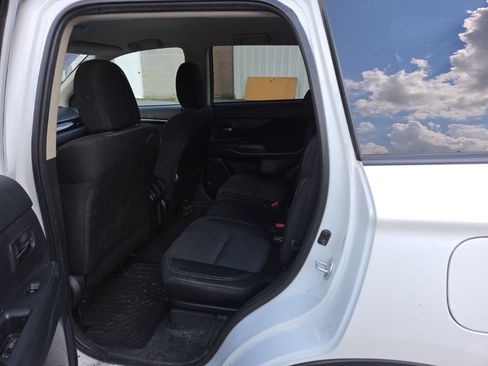 Used 2020 Mitsubishi Outlander AWD image 9