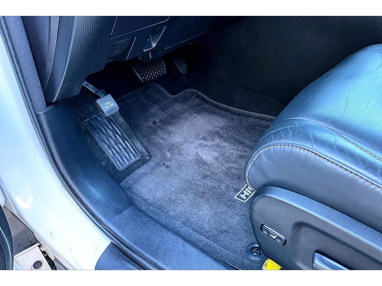 Used 2017 Toyota Highlander XLE w/ Carpet Mat Package AWD/4WD image 30