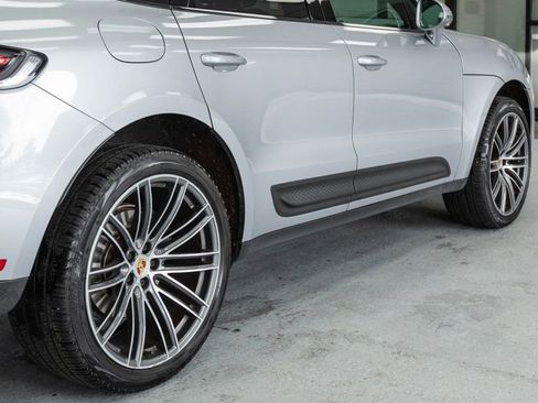 Used 2024 Porsche Macan Turbo image 40