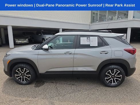 Used 2023 Chevrolet TrailBlazer ACTIV w/ Sun and Liftgate Package FWD image 6