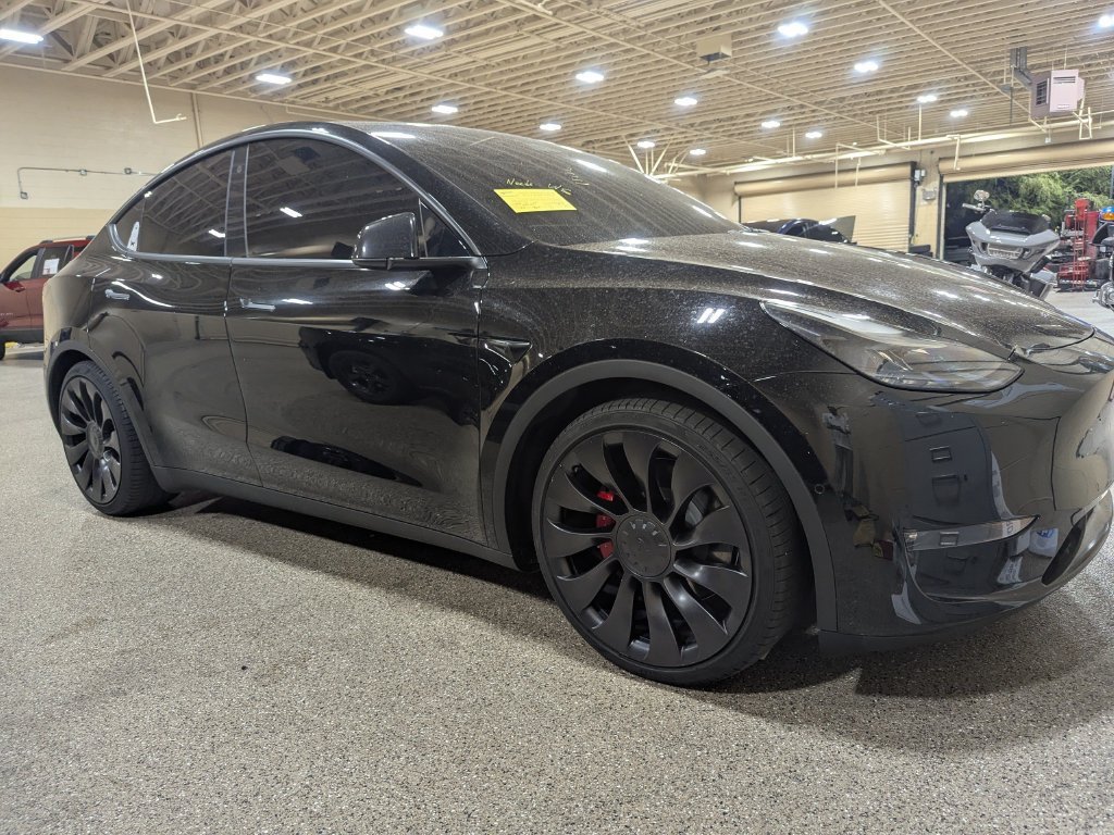 Used 2022 Tesla Model Y Performance AWD/4WD image 2