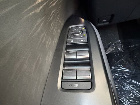 Used 2023 Lexus RZ 450e Premium image 26